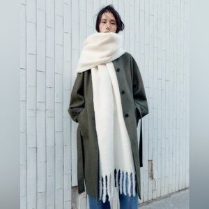 Zara Wide Soft Fringe Scarf – Oyster White